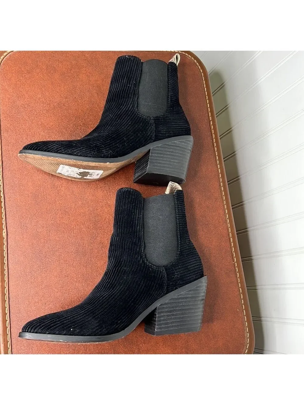 - Band of Gypsies Shadow Black Corduroy Booties Size 6.5